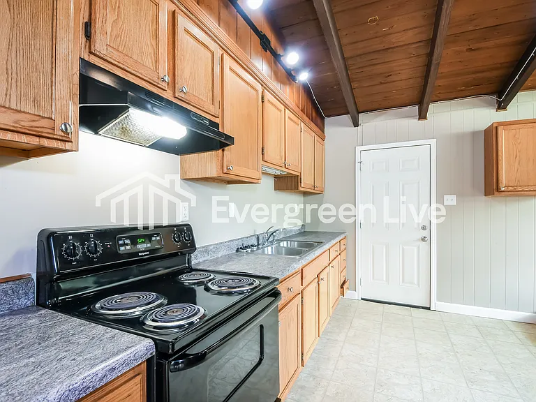 7823 Milan Ave — Photo 7