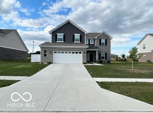 996 Bent Branch Ln, Greenwood, IN 46143