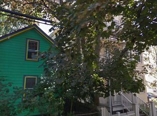 551 Franklin St #2R, Cambridge, MA 02139