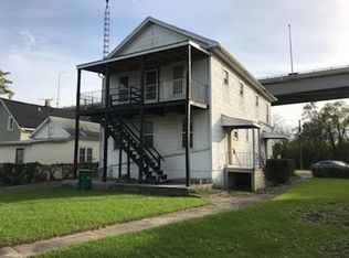 622 W 9th St, Lockport, IL 60441