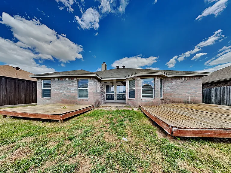955 Aaron Dr — Photo 17