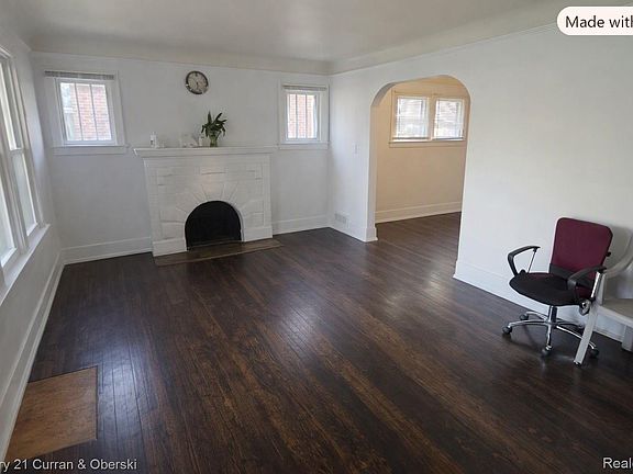 2nd image of 13935 Winthrop St