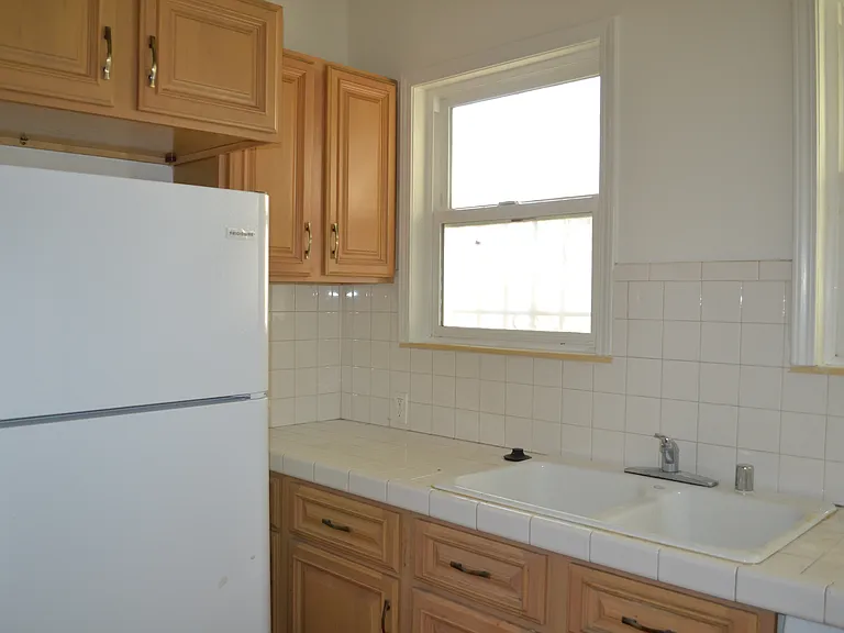 936 S Sherbourne Dr — Photo 11