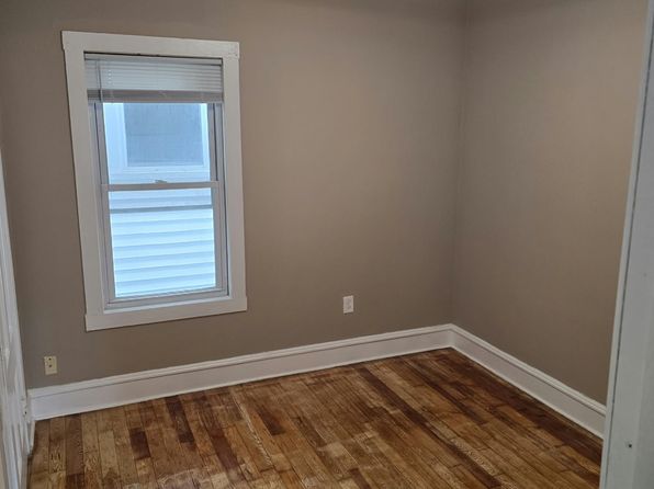 509 Division St #2