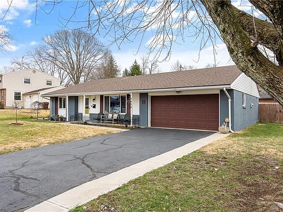 3rd image of 3038 Dahlia Dr