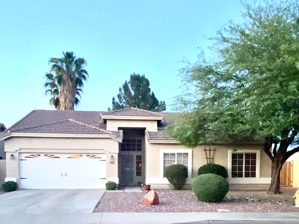 1st image of 14810 W Lupine Ln