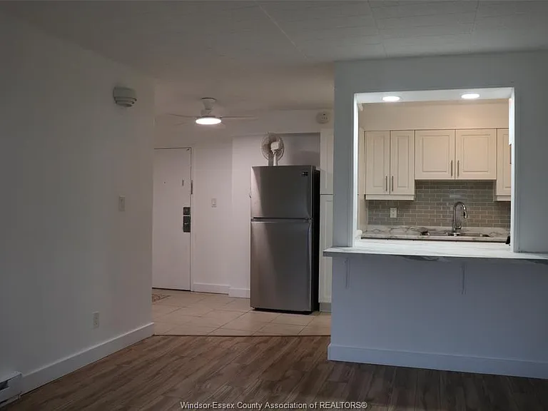 6513 Thornberry Cres — Photo 11