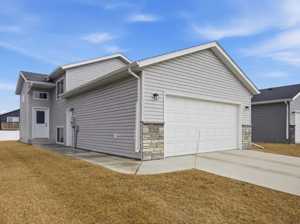 6769 70th Ave S, Horace, ND 58047