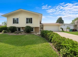 15348 Boca Rio Dr, Oak Forest, IL 60452