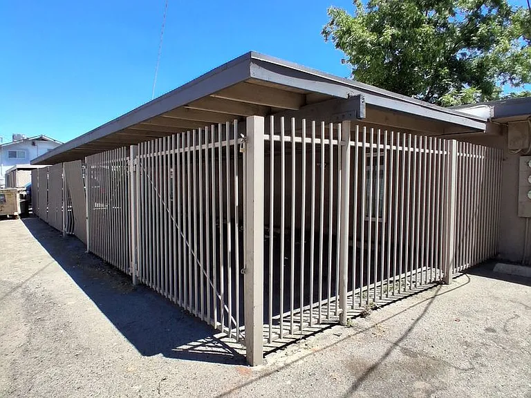 3319 E. Fairmont Ave. — Photo 19