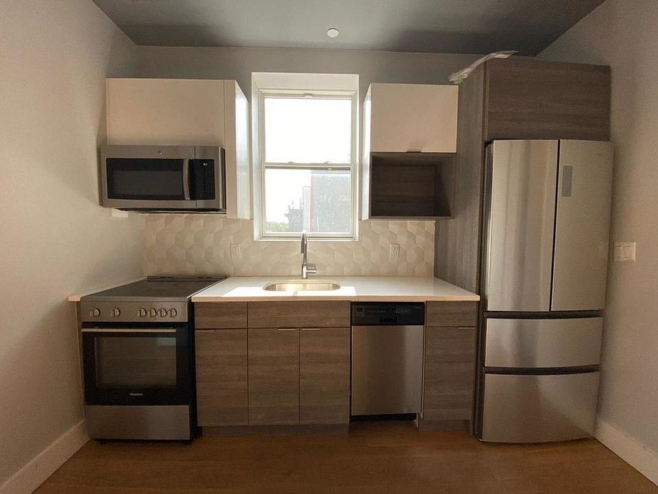1st image of 745 Lafayette Ave #4B