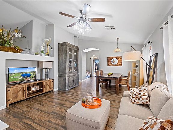 3rd image of 15542 W Supai Cir