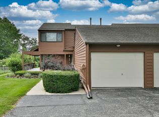245 S Prospect St, Roselle, IL 60172