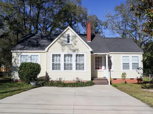 1108 W Burdeshaw St, Dothan, AL 36303