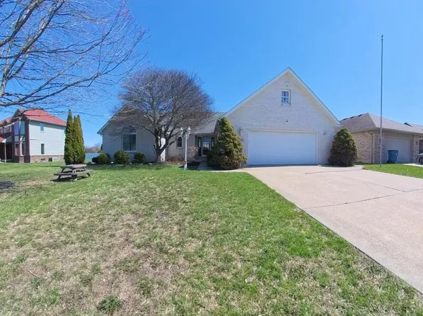 1013 S Lallendorf Rd, Oregon, OH 43616