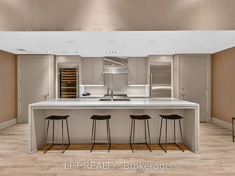 111 Champagne Ave S #307 — Photo 28