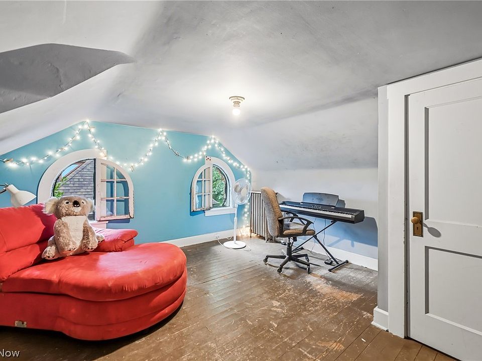 37th image of 2318 Selma Ave
