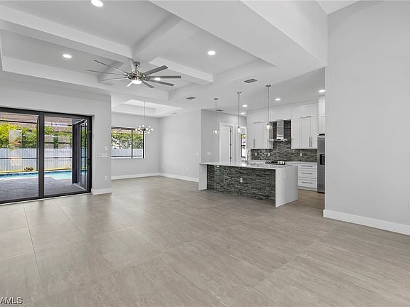 4th image of 2130 SW 49th St