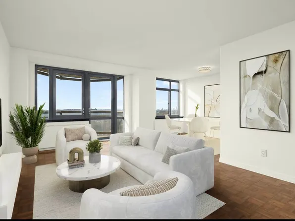 112-01 Queens Boulevard image 1 of 34