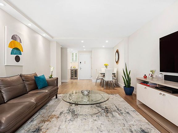 2nd image of 300 E 71st St APT 8H