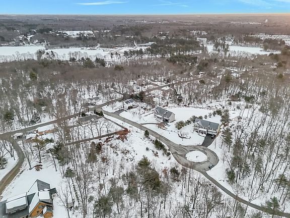 3rd image of 25 Deer Run