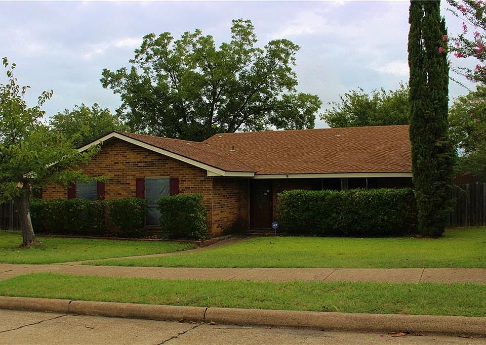 1st image of 370 Brookview Dr