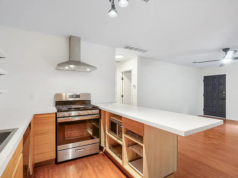 210 Nelray Blvd — Photo 4