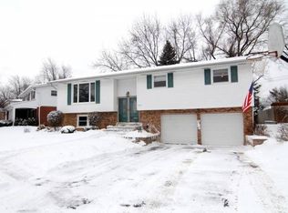 440 S Stuart Ln, Palatine, IL 60067