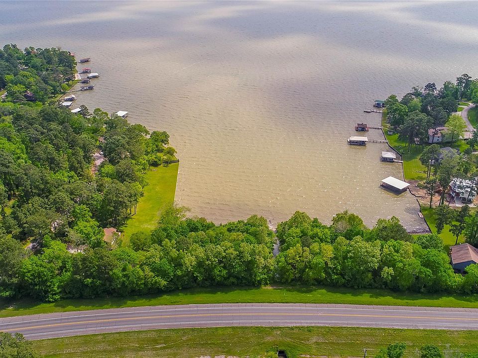 1st image of 695 Lake Shore Dr