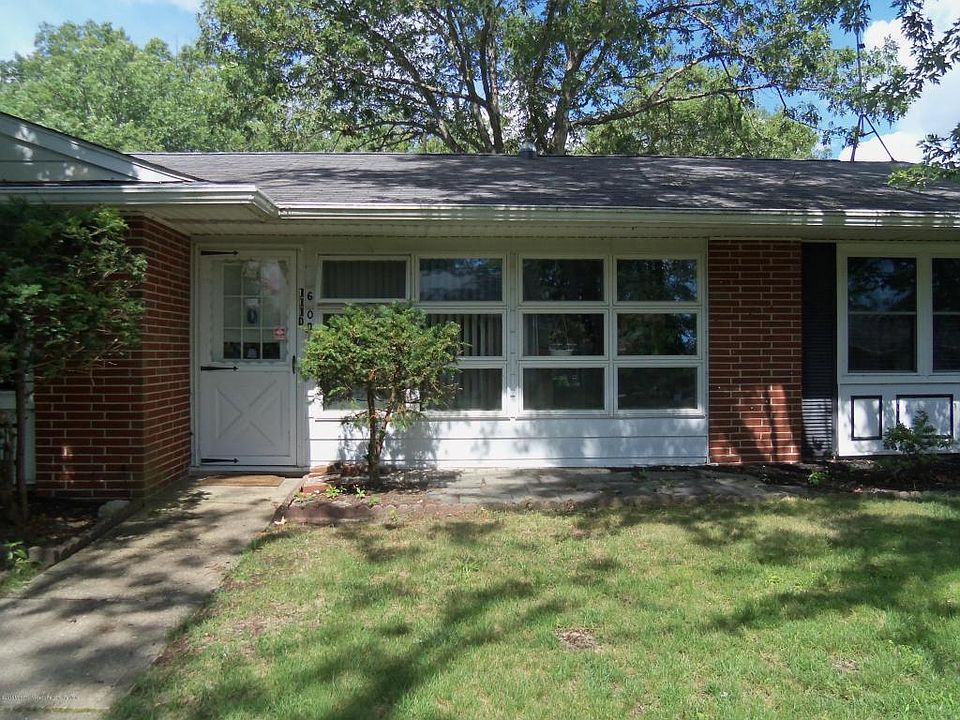 1st image of 600D Lake Point Dr #100D