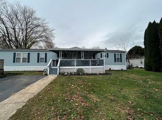 28 Creekside Dr, West Grove, PA 19390