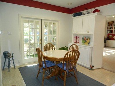 5th image of 621 Evergreen Ln