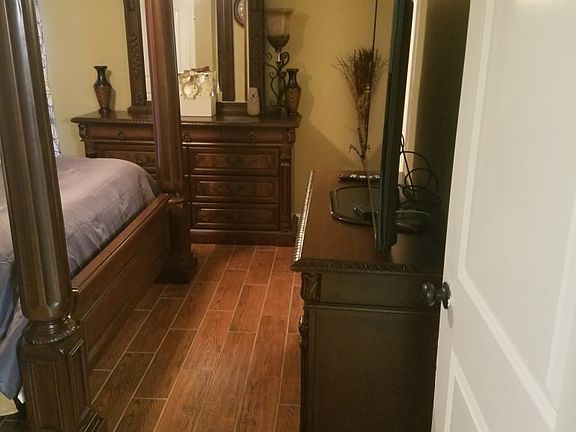 2nd image of 1112 S Lanoux Ave