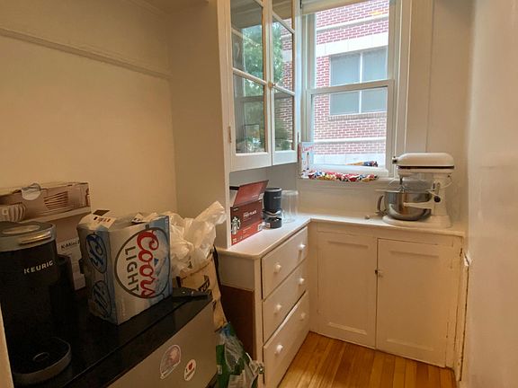 4th image of 84 Winchester St #1