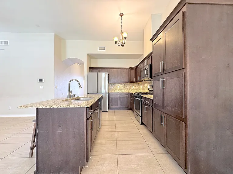 7844 Enchanted View Dr — Photo 10