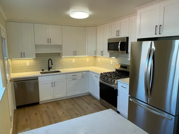 (undisclosed Address), Pacifica, CA 94044