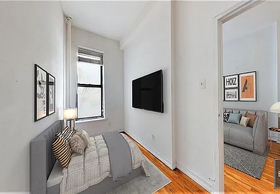 2nd image of 210 E 87th St APT 3A
