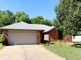2225 W Rockwood Street, Springfield, MO 65807