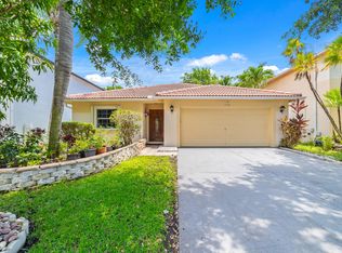 5397 Meadows Edge Dr, Lake Worth, FL 33463