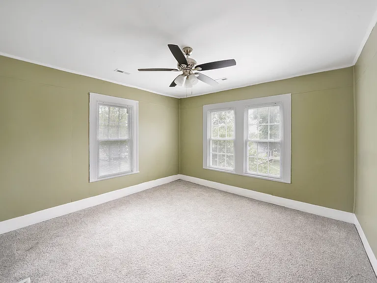 2417 Parkview Ave — Photo 19