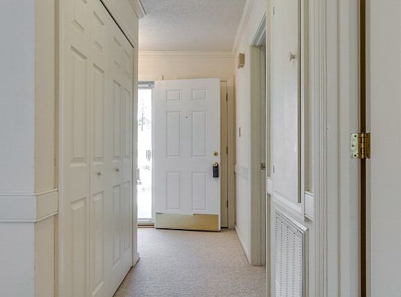 5th image of 1000 Brandywine Ln
