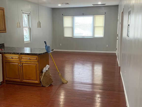 2nd image of 107 Pleasant St Floor 3