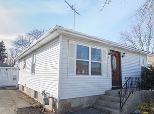 116 N Frolic Ave, Waukegan, IL 60085
