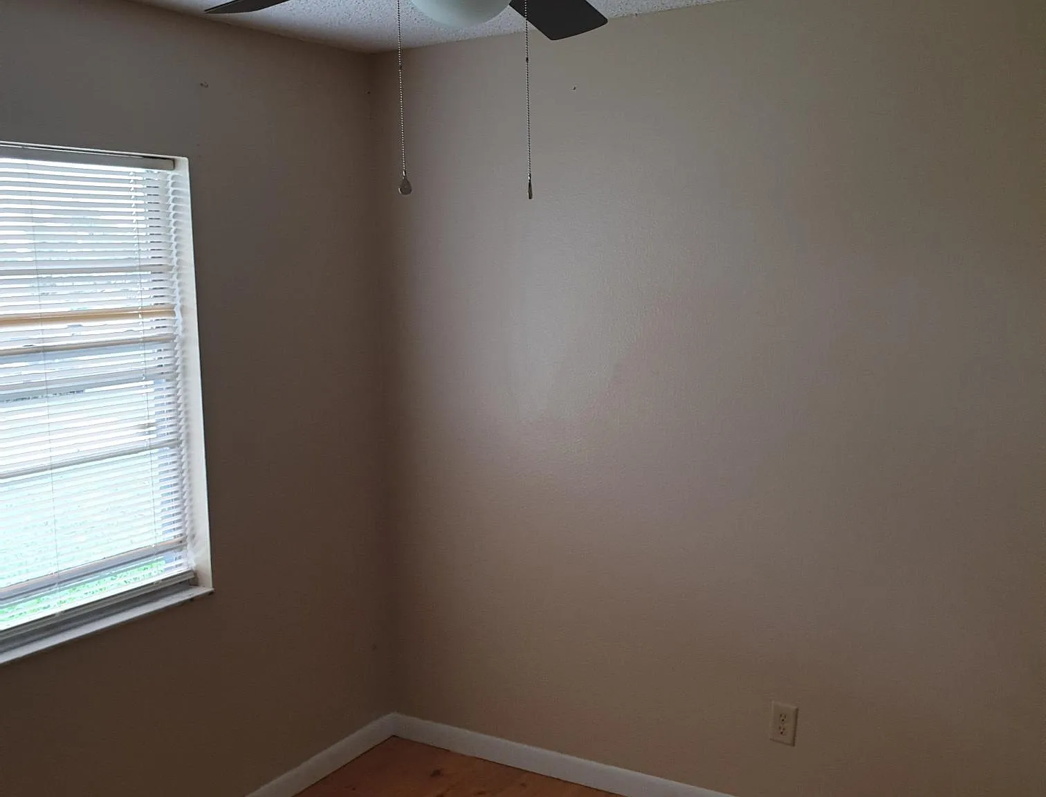 4 bed, 1489 sqft, $2,400 — Photo 3