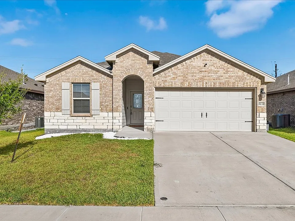 8133 Cattlemen Dr