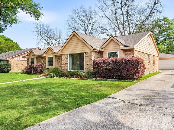 2nd image of 5827 Rutherglenn Dr