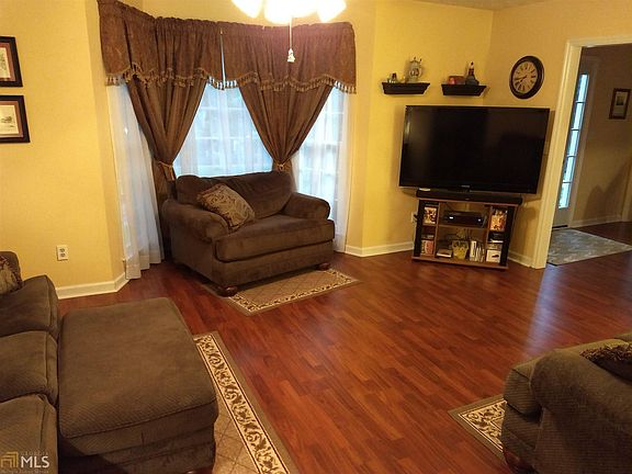 3rd image of 2800 Hadrian Dr