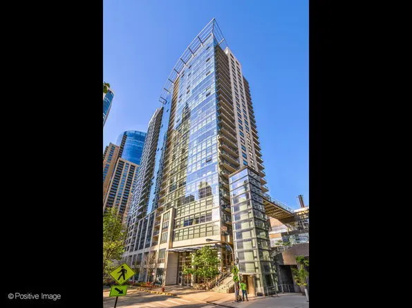 201 N Westshore Dr APT 605, Chicago, IL 60601