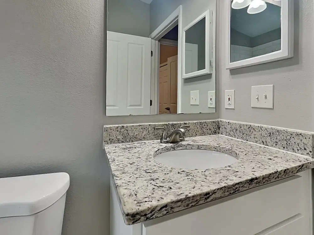 4 bed, 2054 sqft, $1,250 — Photo 2