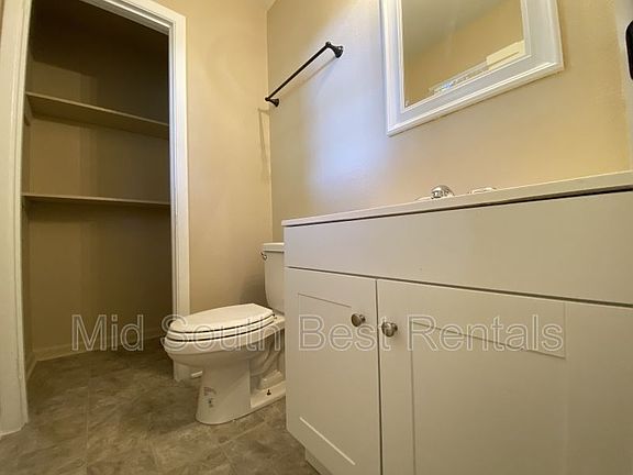2nd image of 1300 Glenda Dr